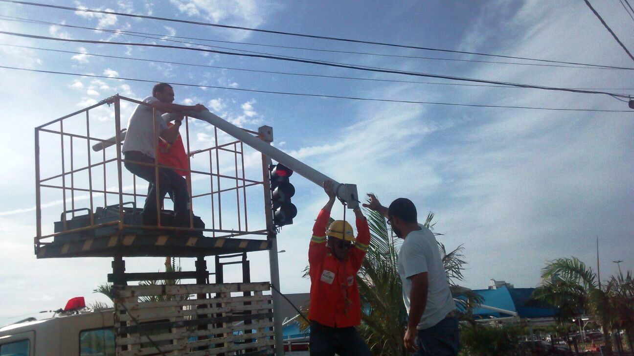 Colisões em semáforos são motivos de preocupação para SMTT - SMTT Aracaju